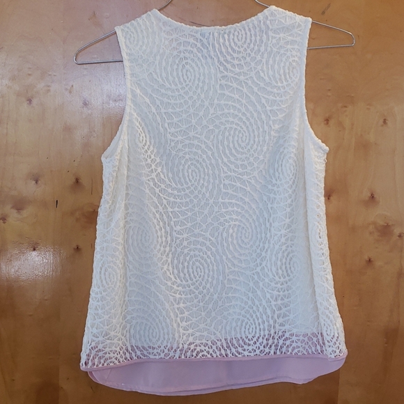 Gorgeous Lace Top - Picture 4 of 6